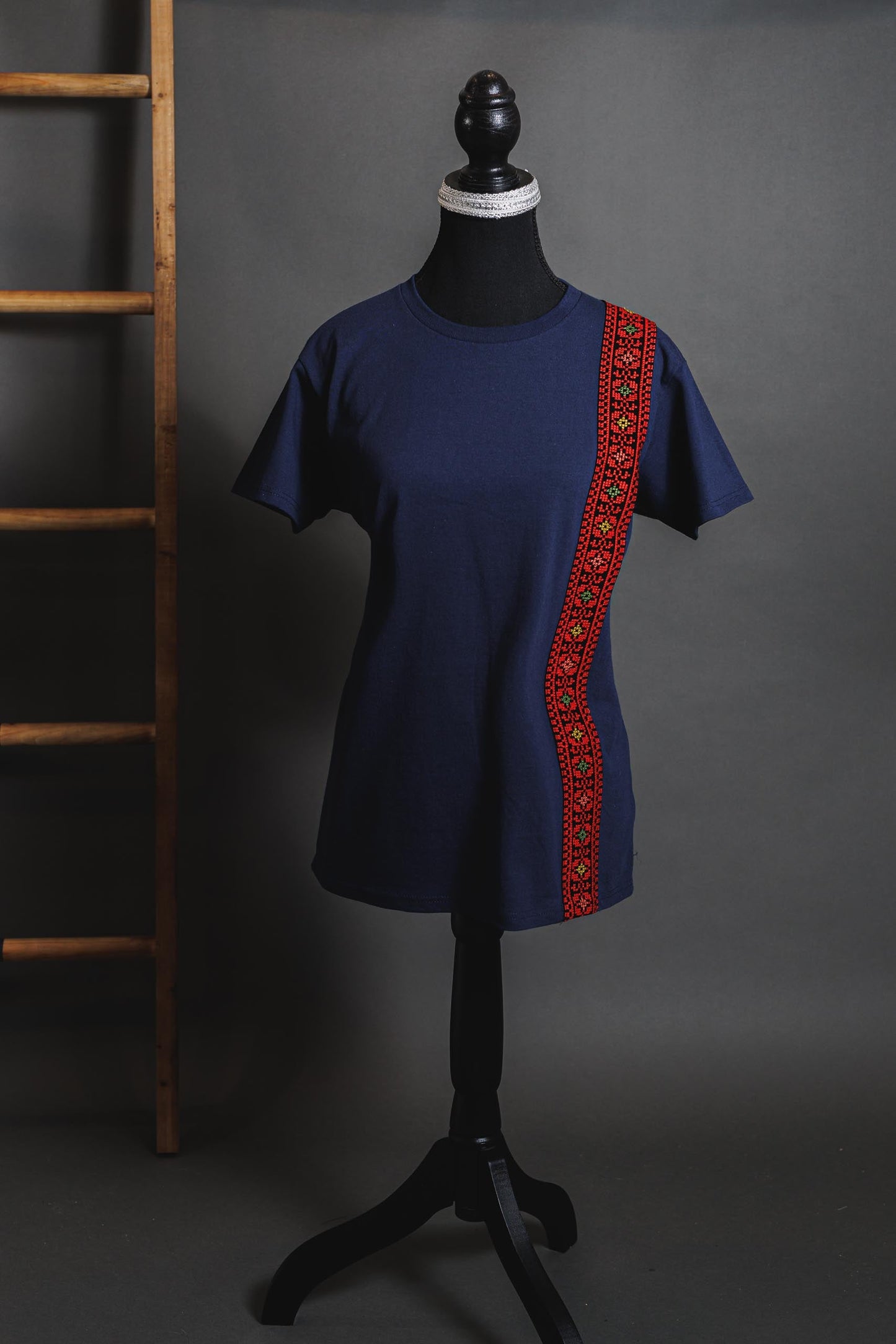 Women's Tatreez T-shirt Mona Al Kurdi