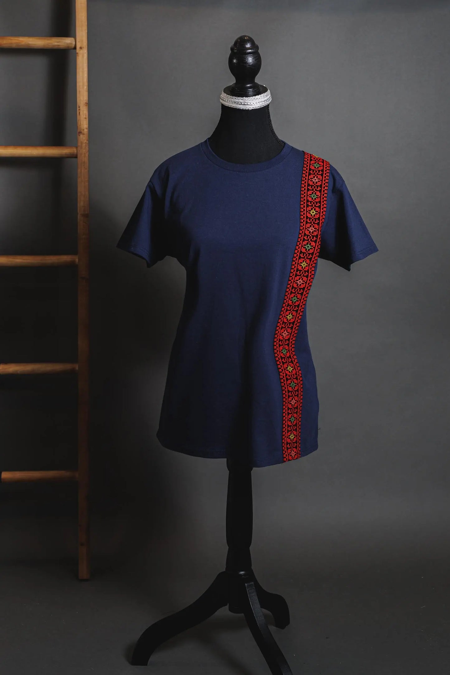Women's Tatreez T-shirt Mona Al Kurdi